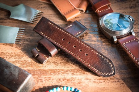 Antiqued Handmade 24/24mm Dark Brown Leather Strap With Contrast Stitching 124/85mm