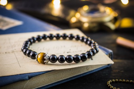 Quillon - 6mm - Black Onyx Beaded Stretchy Bracelet with Tiger Eye Bead
