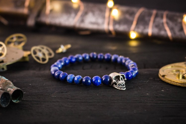 Fillan - 6mm - Blue Lapis Lazuli Beaded Stretchy Bracelet With Silver Skull from STRAPSANDBRACELETS