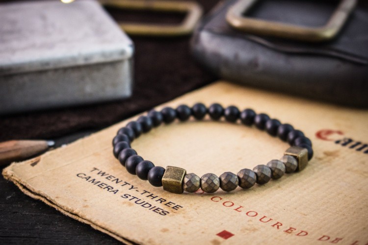 Addhafir - 6mm - Matte Black Onyx Beaded Bracelet with Bronze Hematite Beads from STRAPSANDBRACELETS
