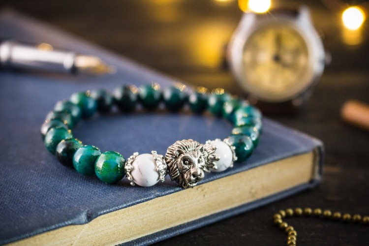 Oran - 8mm - Greenish Chrysocolla and White Howlite Beaded Stretchy Bracelet with Silver Lion from STRAPSANDBRACELETS