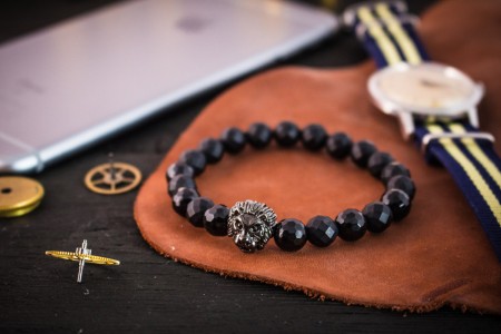 Harrisson - 8mm - Matte Black Onyx Beaded Stretchy Bracelet with Gun Metal Black Lion & Faceted Onyx Beads