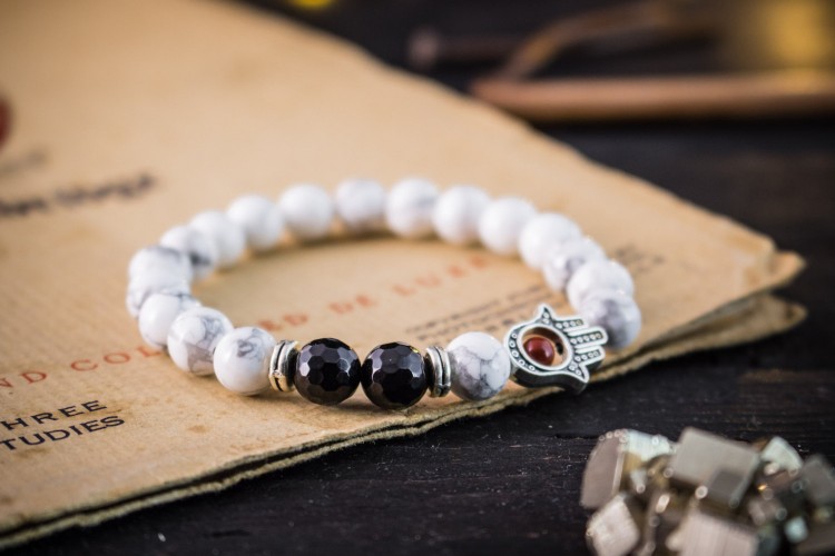 Fox - 8mm - White Howlite And Faceted Onyx Beaded Stretchy Bracelet with Silver Hamsa Hand from STRAPSANDBRACELETS