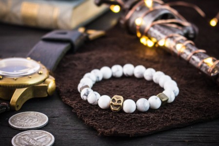 Franklin - 8mm - White Howlite Beaded Stretchy Bracelet with Bronze Skull And Bronze Beads