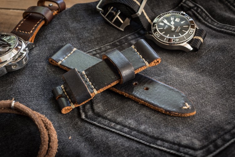 Soft Antiqued Handmade 22/22mm Veg Tan Black Leather Strap 120/80mm With Contrast Beige Stitching from STRAPSANDBRACELETS