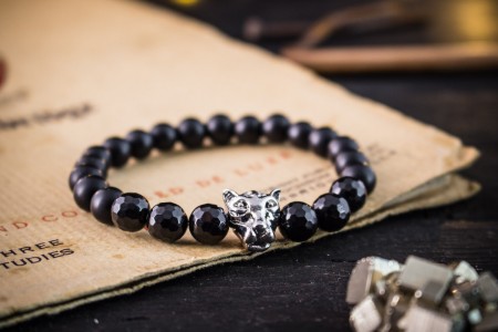 Lochlan - 8mm - Black Onyx Beaded Stretchy Bracelet with Silver Leopard Head and Faceted Beads
