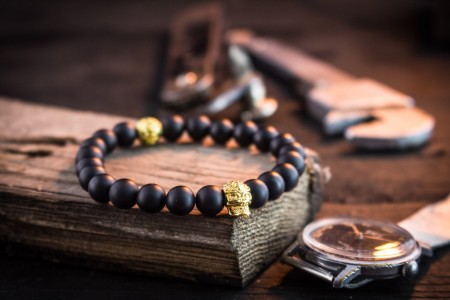 Wilfred - 8mm - Matte Black Onyx Beaded Stretchy Bracelet with Gold Skull