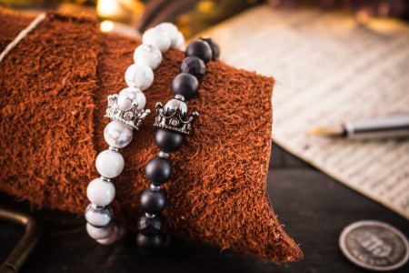 The King Collection -8mm - Set Of 2 - Matte Black Onyx And White Howlite Beaded Stretchy Bracelets with Micro Pave Crown, Black And White