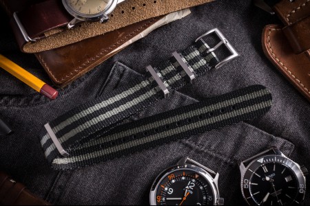 Black & Gray Premium Slip Through Nato Watch Strap (20 & 22mm)