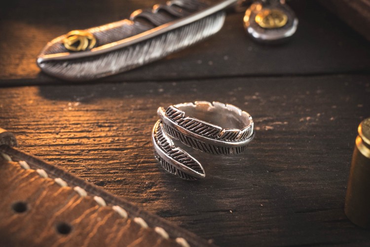 Killian - Feather Shape Antiqued S925 Sterling Silver Men's Ring from STRAPSANDBRACELETS