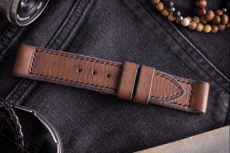 MV003 Antiqued Handmade Vintage Brown Leather Strap With Black Stitching from STRAPSANDBRACELETS