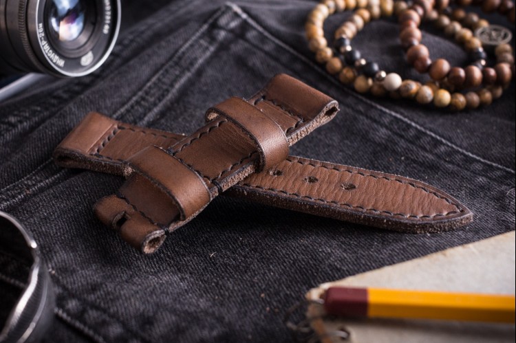 MV003 Antiqued Handmade 24/24mm Vintage Brown Leather Strap With Black Stitching from STRAPSANDBRACELETS