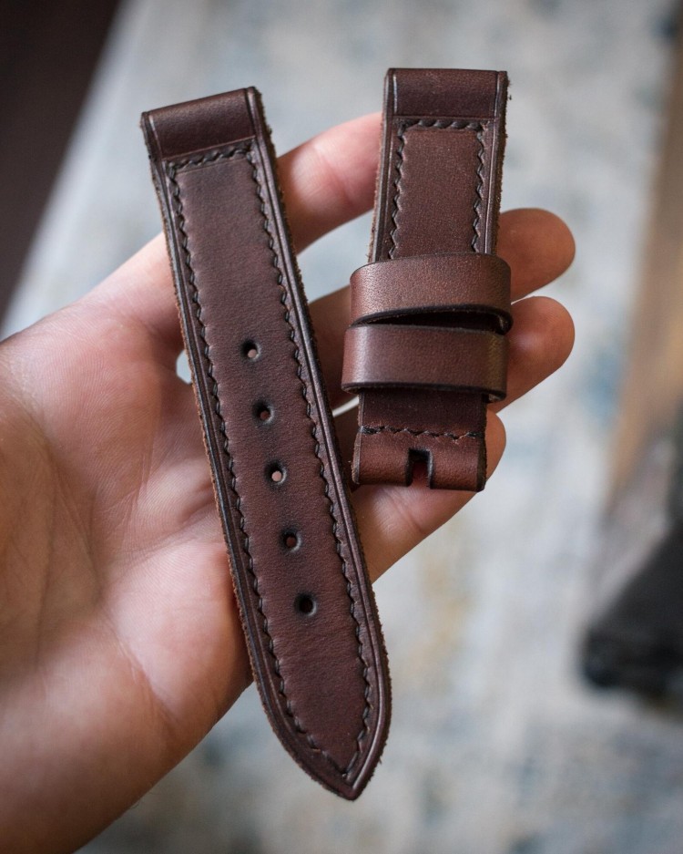 MV041 Vintage Brown Leather Strap with Black Stitching from STRAPSANDBRACELETS